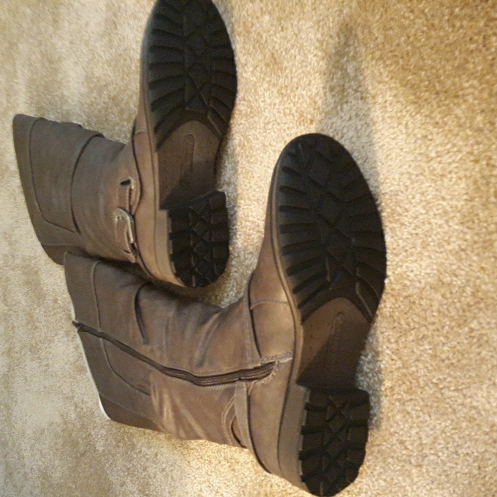 BareTraps Grey Sheridan High Rise Boots - Picture 4 of 8